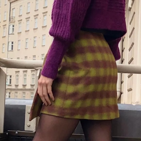 Aritzia tie front skirt size 2 😍 - Picture 4 of 7